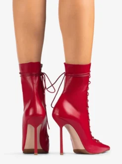 Bottines noires à lacets bout pointu talons hauts