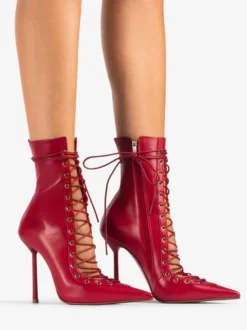Bottines noires à lacets bout pointu talons hauts
