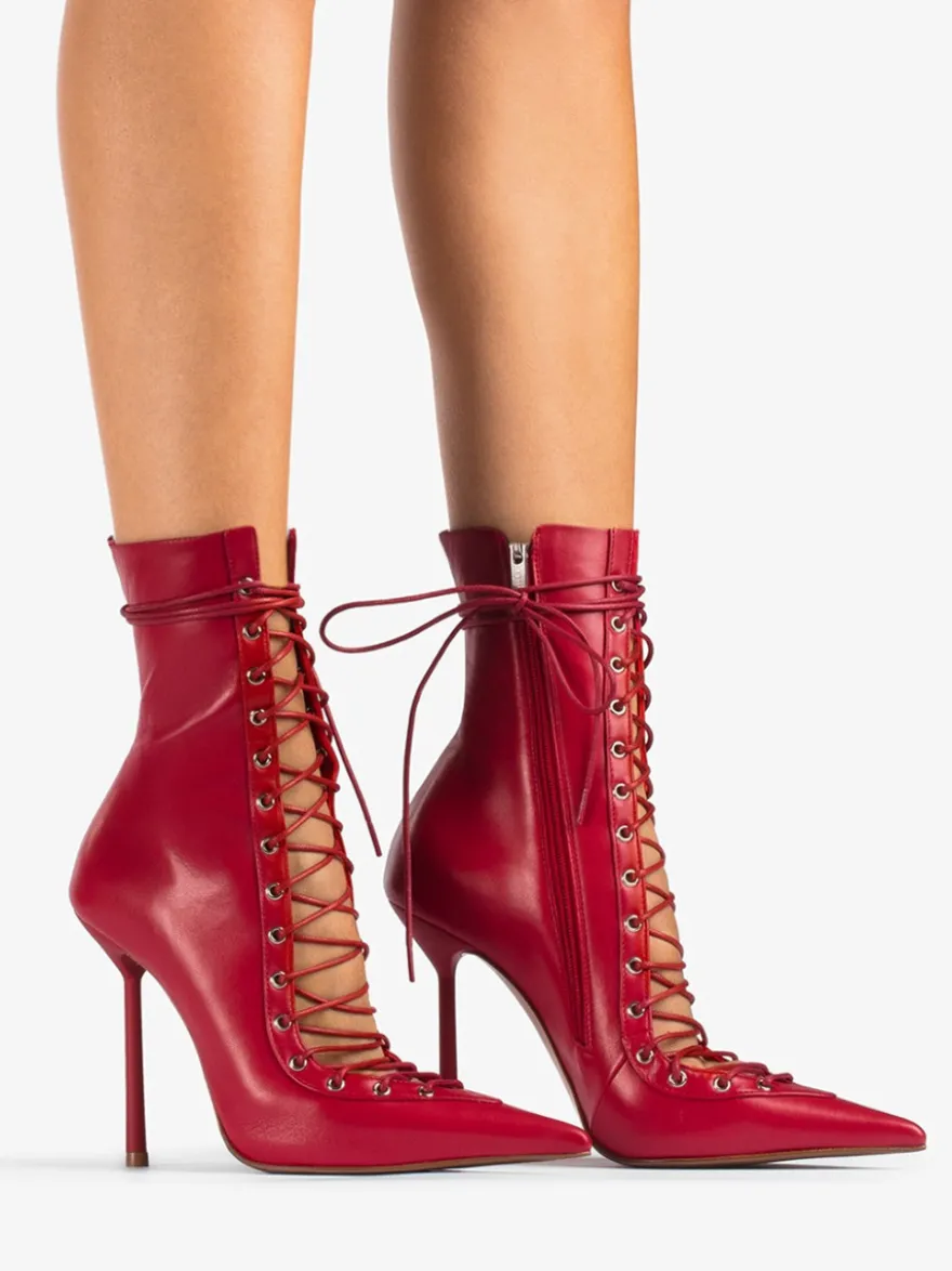 Bottines noires à lacets bout pointu talons hauts