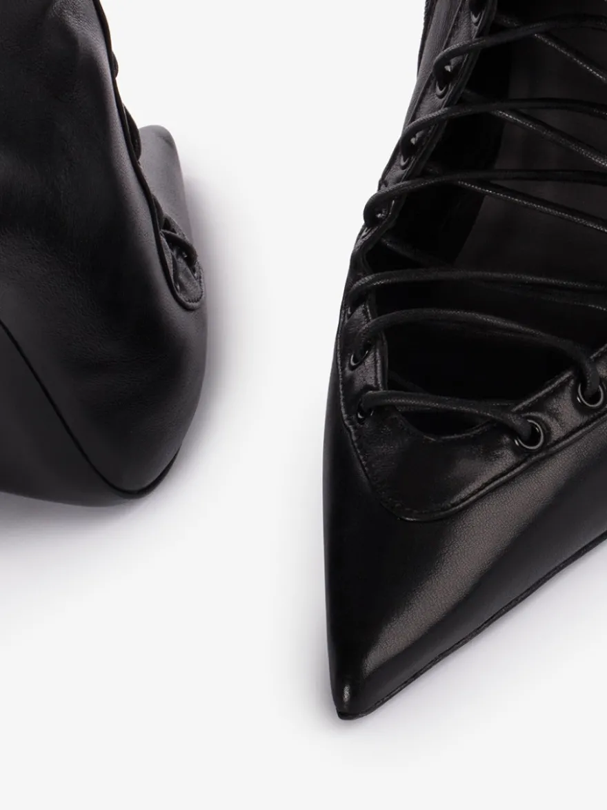 Bottines noires à lacets bout pointu talons hauts