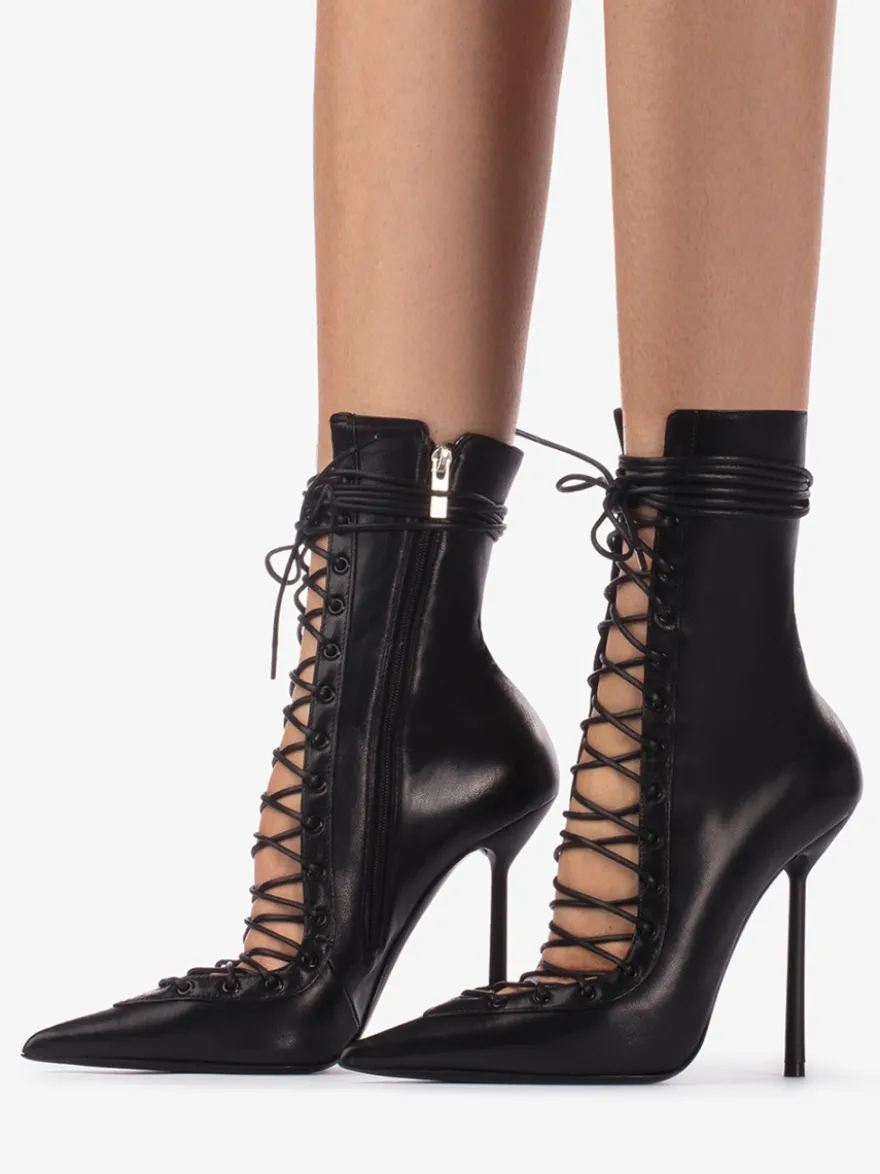 Bottines noires à lacets bout pointu talons hauts