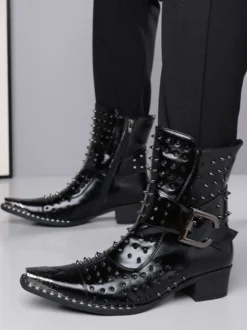 Bottines noires pour homme bout pointu rivets et boucle.