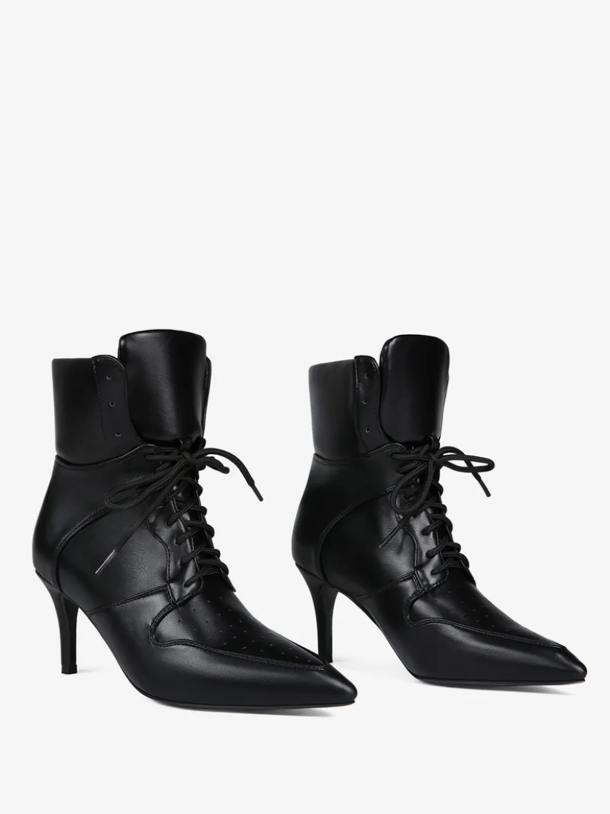 Bottines noires à talons aiguilles et bout pointu à lacets