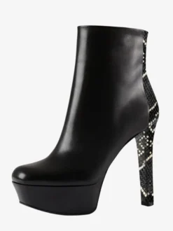 Bottines à plateforme noires et à talons hauts et bout rond