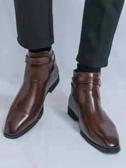 Bottines pour homme marron à bout rond et boucle