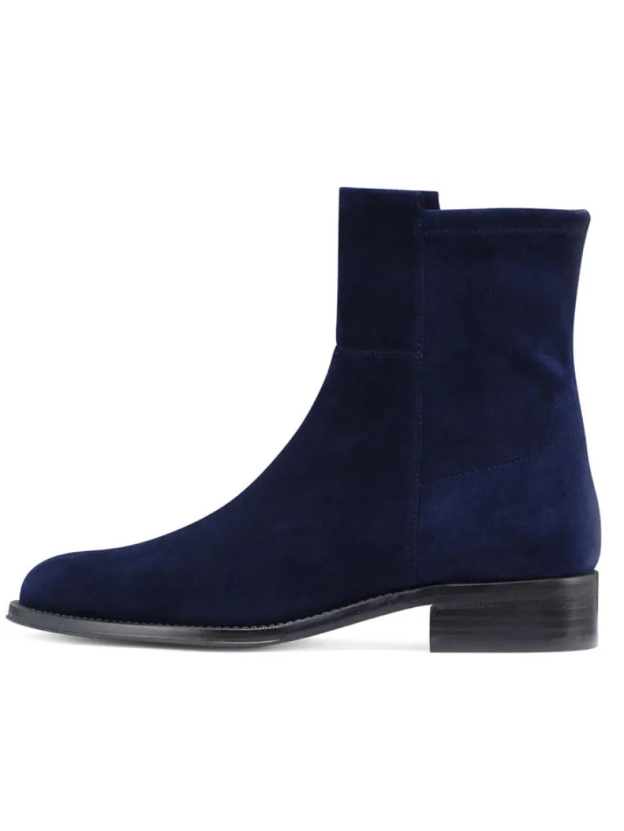 Bottines à talon plat en daim bleu foncé