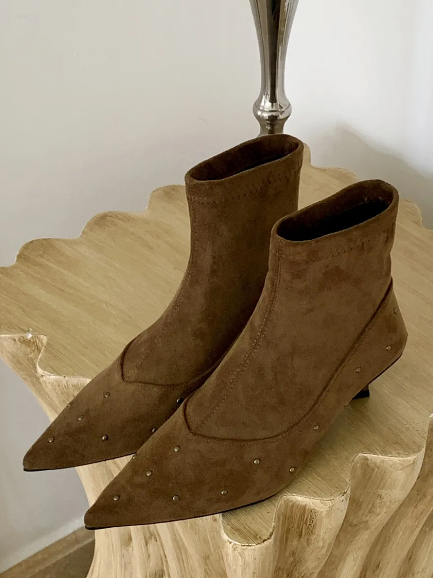 Bottines à talons aiguilles et bout pointu pour femme