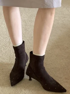 Bottines à talons aiguilles et bout pointu pour femme