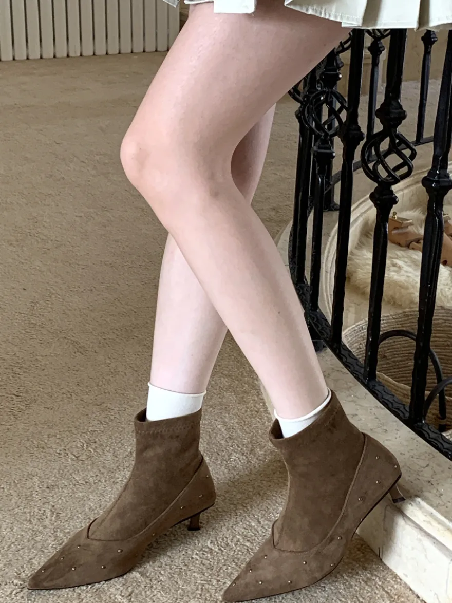 Bottines à talons aiguilles et bout pointu pour femme