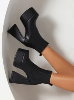 Bottines à Talons Hauts avec Plateforme en Cuir Synthétique avec Bout Pointu Unicolore