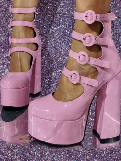 Bottines à talons hauts roses avec boucle et plateforme découpées à talons blocs