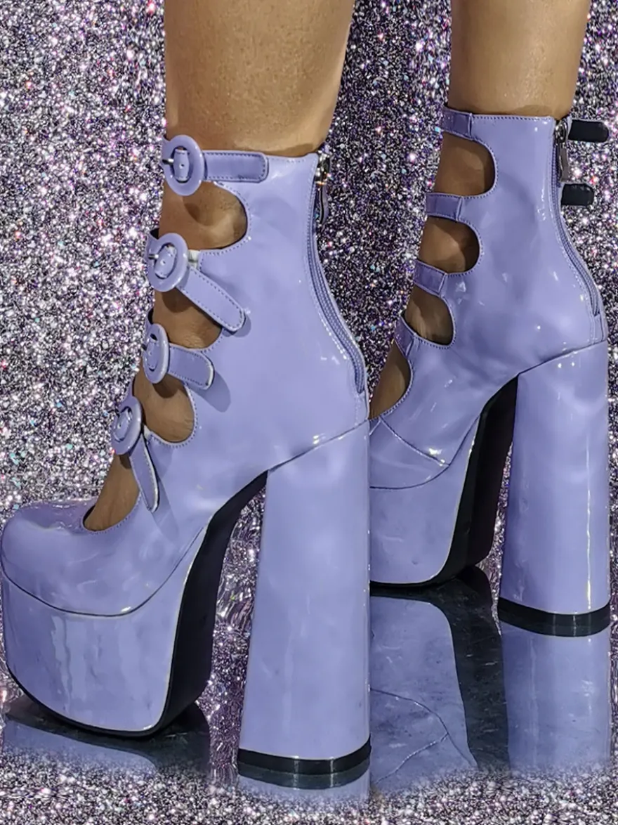 Bottines à talons hauts roses avec boucle et plateforme découpées à talons blocs