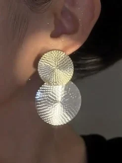 Boucles d'oreilles bicolores pour adulte style européen décontracté forme géométrique ronde. Bijou du quotidien