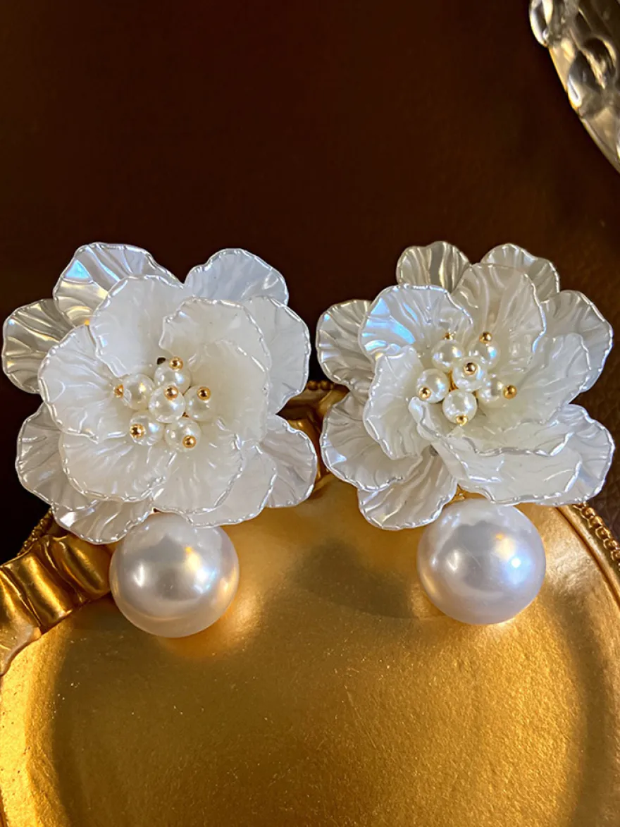 Boucles d'oreilles de mariée en métal et diamants pour bijoux de mariage