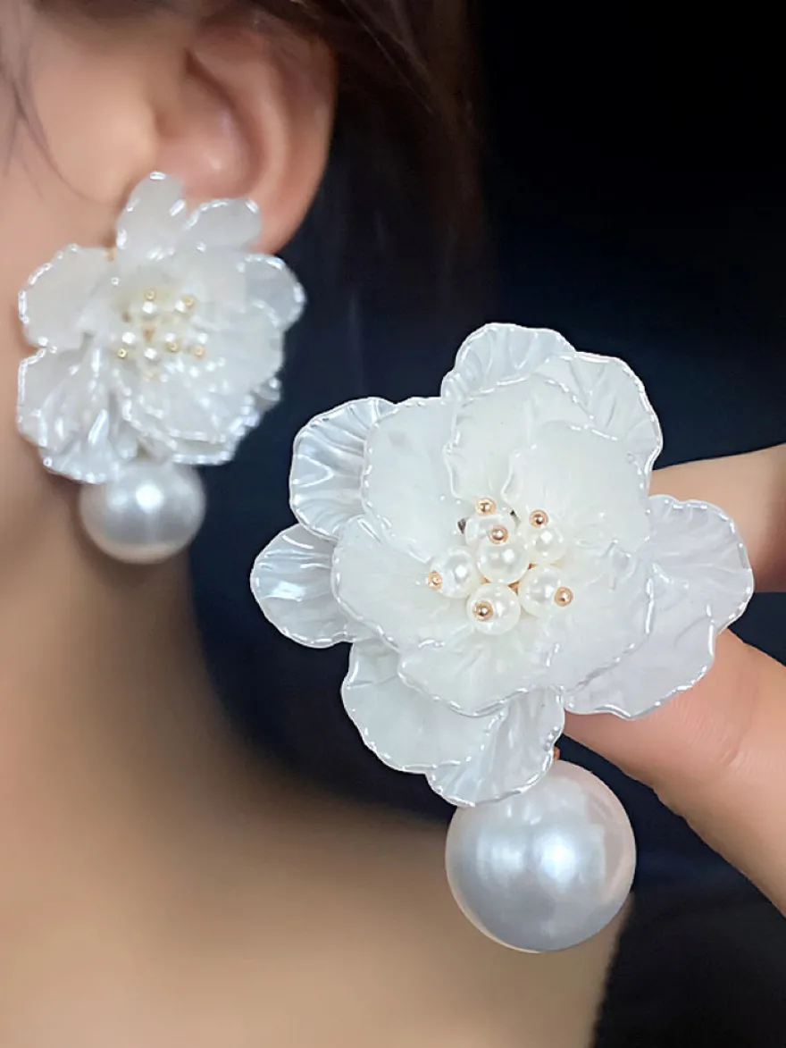 Boucles d'oreilles de mariée en métal et diamants pour bijoux de mariage