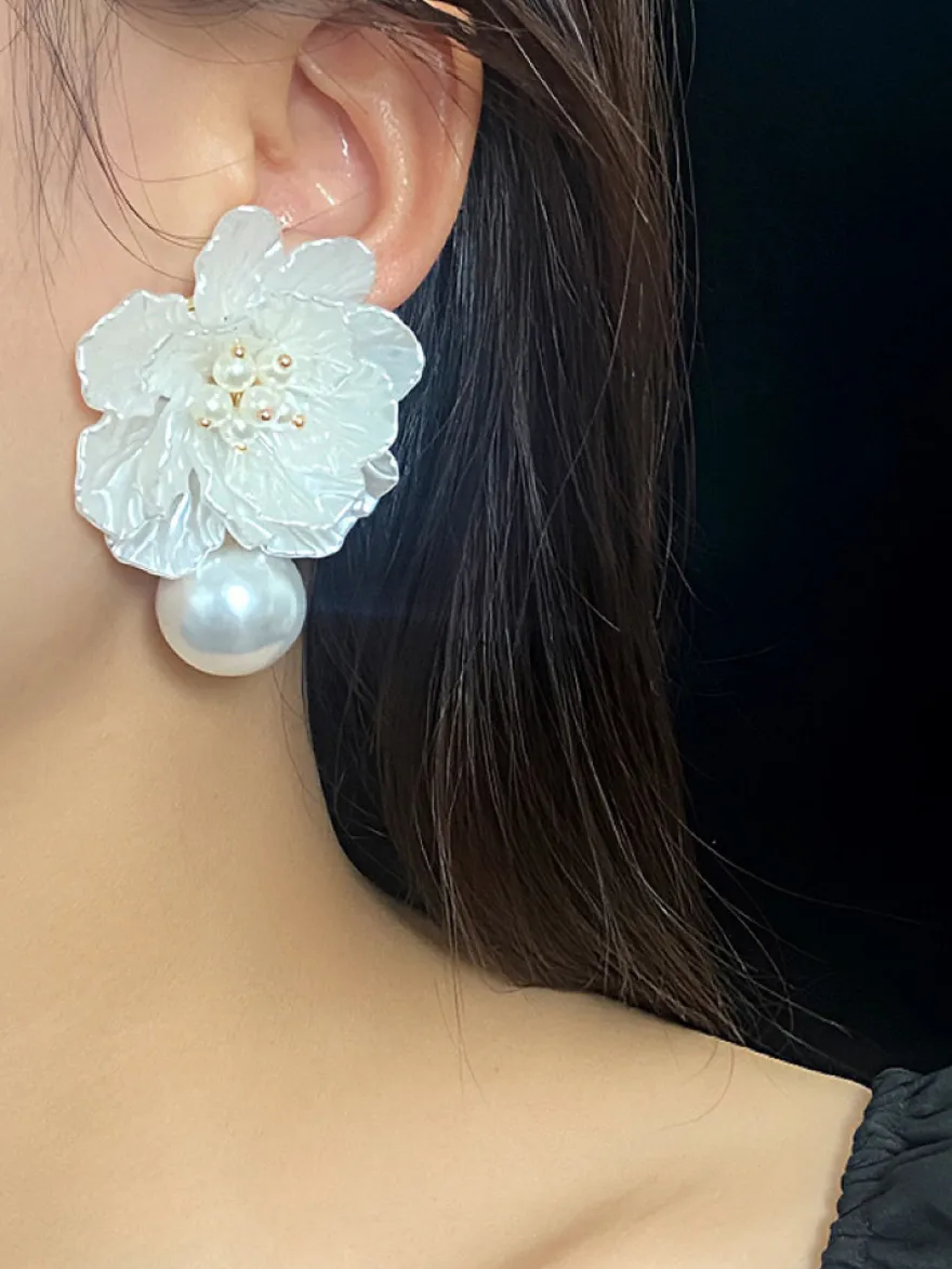 Boucles d'oreilles de mariée en métal et diamants pour bijoux de mariage