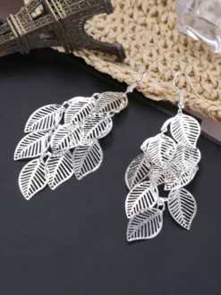 Boucles d'oreilles à feuilles creuses superposées pour femmes 2026