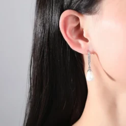 Boucles d'oreilles Goujon fête de mariage métallique blanc Cubic Zirconia
