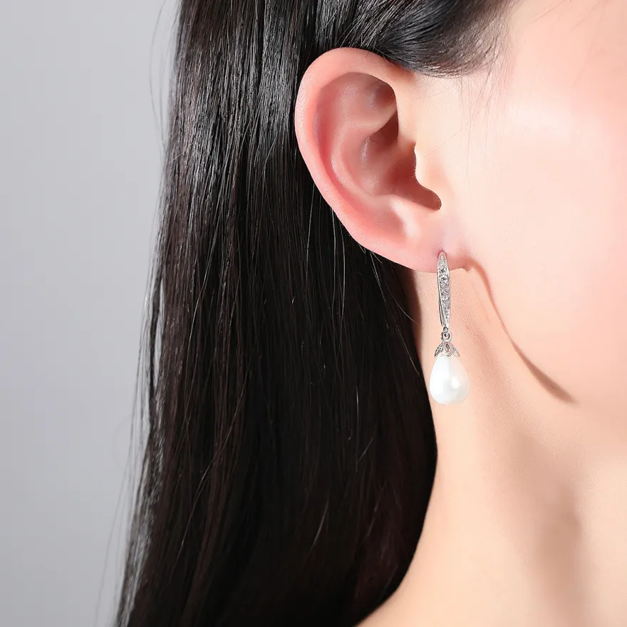 Boucles d'oreilles Goujon fête de mariage métallique blanc Cubic Zirconia