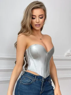 Bustier argenté à lacets pour intérieur chic