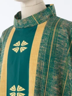 Chasuble de prêtre gothique verte avec croix brodée pour la messe style médiéval rétro vêtements liturgiques pour le clergé