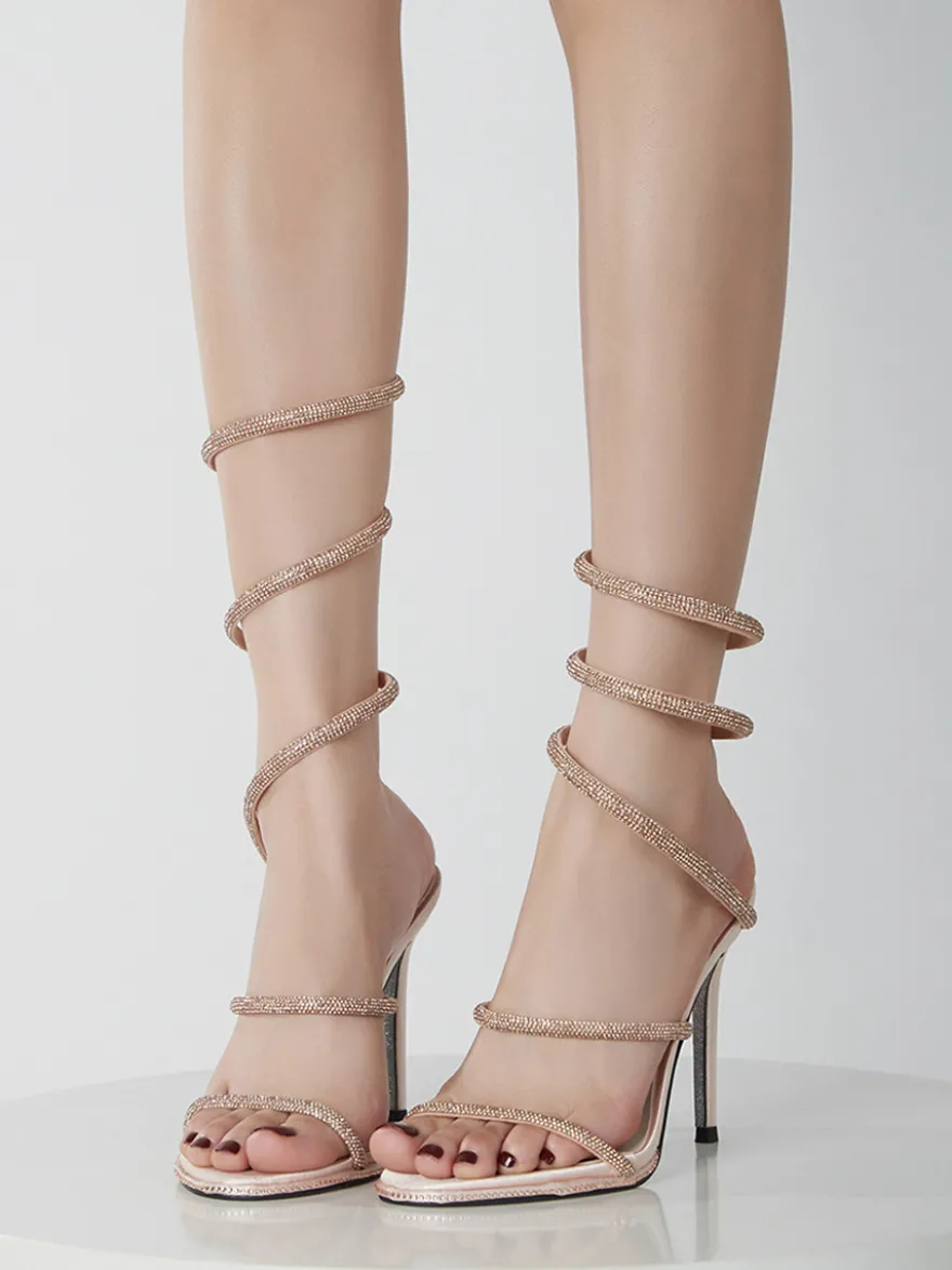 Chaussures de bal à talons hauts noires à bout ouvert et strass sandales à brides