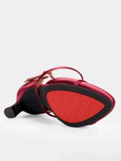 Chaussures de danse pour femmes en satin rouge à talon moyen et bout pointu
