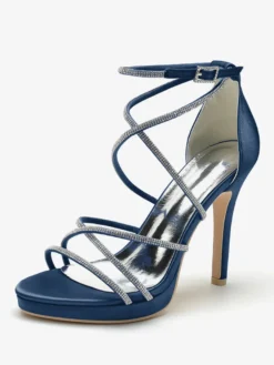 Chaussures de mariage blanches en satin à bout ouvert et à lanières avec strass