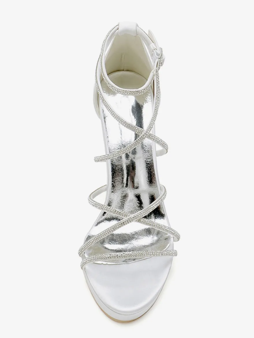Chaussures de mariage blanches en satin à bout ouvert et à lanières avec strass