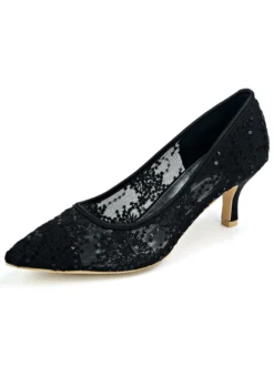Chaussures de mariage dentelle ivoire bout pointu chaton talon glisser sur les talons de mariée