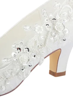 Chaussures de mariage en dentelle ivore à bout rond avec strass