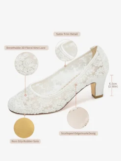 Chaussures de mariage en dentelle à petits talons compensés à enfiler.