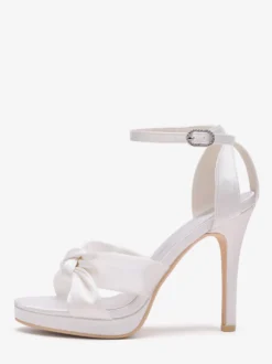 Chaussures de mariage en satin Chaussures de bal blanches Sandales à talons hauts et bout ouvert avec bride à la cheville