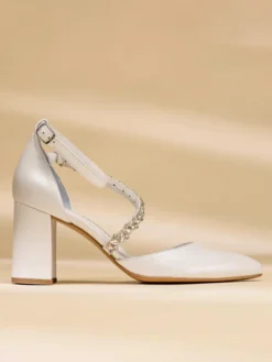 Chaussures de mariage Escarpins de mariée en cuir PU Chaînes à bout pointu