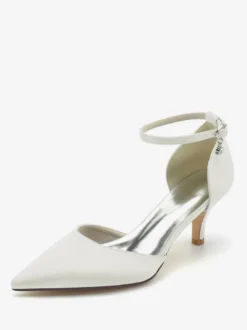 Chaussures de mariage Escarpins de mariée Soie et satin Bout pointu Strass