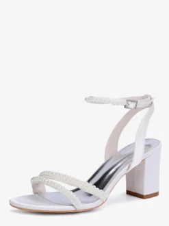Chaussures de mariage ivoire à talons épais et perles