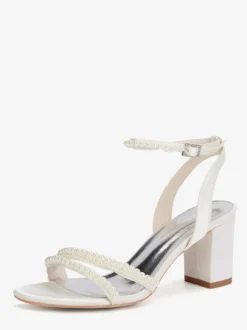 Chaussures de mariage ivoire à talons épais et perles