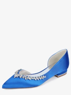 Chaussures de mariage plates ivoire en satin à bout pointu et strass