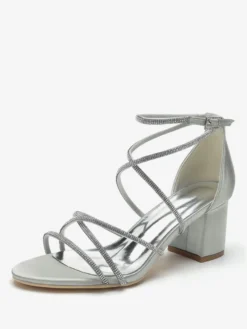 Chaussures de mariage à talons noirs et bout ouvert avec strass et lanières