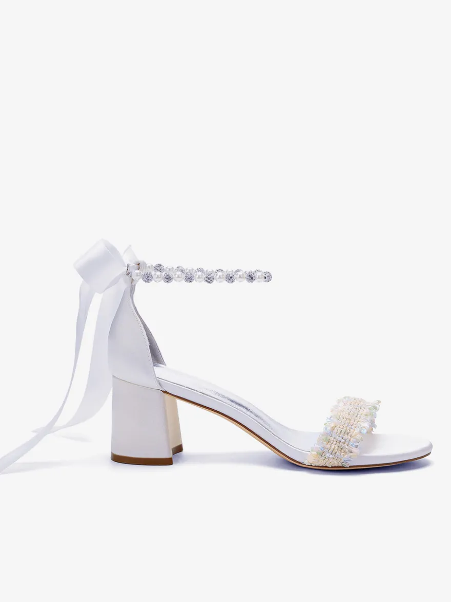 Chaussures de mariée blanches à talon compensé et strass bride cheville