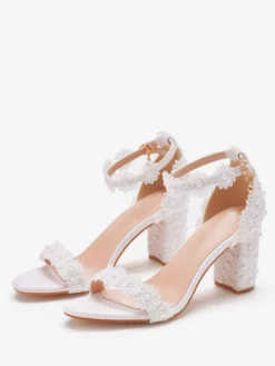 Chaussures de mariée blanches sandales femme de mariage décoré des perles