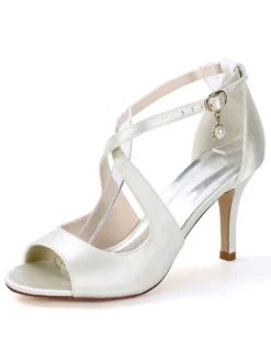 Chaussures de mariée bleu foncé en satin sandales de mariage entrecroisé à talons aiguilles