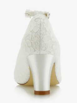 Chaussures de mariée en dentelle Ivory Pointed Toe Flowers Chaussures de mariée à bride de cheville