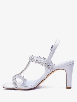 Chaussures de mariée en satin à talon compensé ornées de strass et de détails floraux