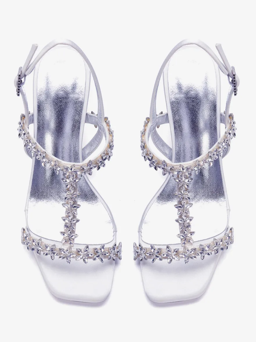 Chaussures de mariée en satin à talon compensé ornées de strass et de détails floraux