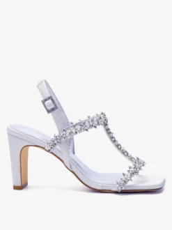 Chaussures de mariée en satin à talon compensé ornées de strass et de détails floraux