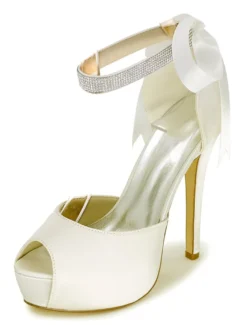 Chaussures de mariée ivoire talon haut bout ouvert boucle réglable