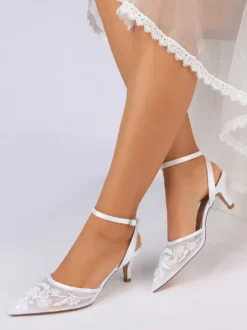 Chaussures de mariée à petits talons bout pointu en dentelle bride cheville
