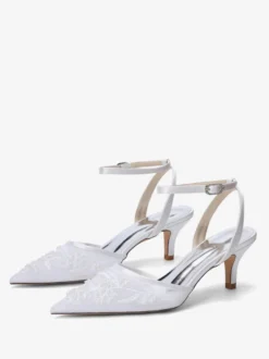 Chaussures de mariée à petits talons bout pointu en dentelle bride cheville