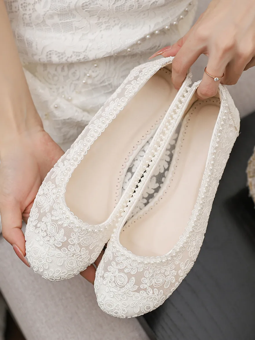 Chaussures de mariée plates à bout rond perles et dentelle style vintage